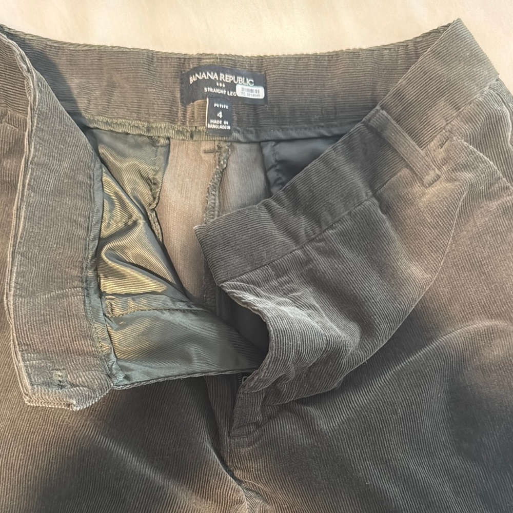 Banana Republic size 4 petite wide leg green corduroy pants worn once